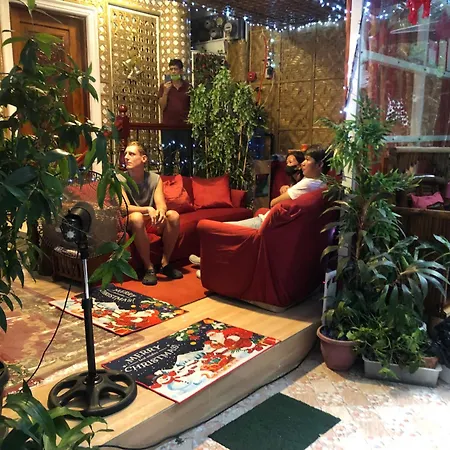 The Mansion: 18 Pax Budget Near Airport Terminal Pasay