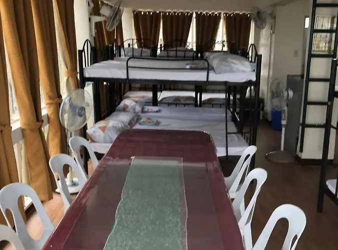The Mansion: 18 Pax Budget Near Airport Terminal Pasay * Manila