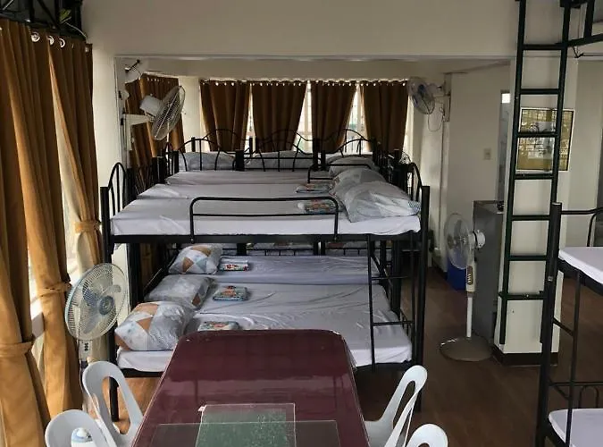 Apartamento The Mansion: 18 Pax Budget Near Airport Terminal Pasay Manila