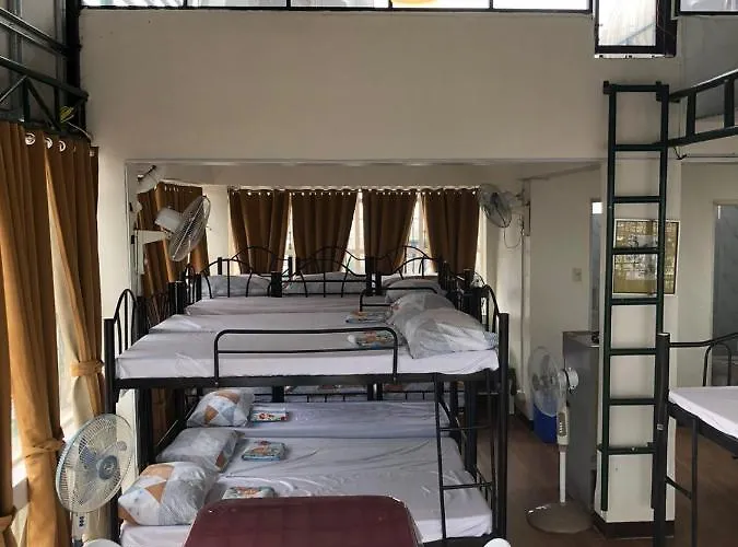 Apartamento The Mansion: 18 Pax Budget Near Airport Terminal Pasay
