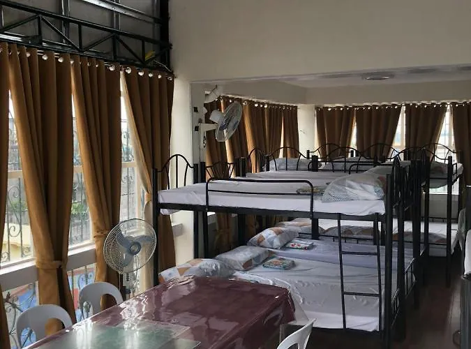 The Mansion: 18 Pax Budget Near Airport Terminal Pasay *