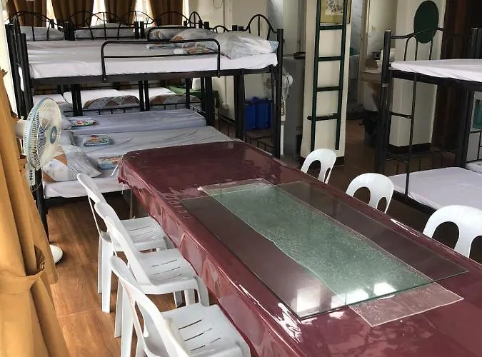 The Mansion: 18 Pax Budget Near Airport Terminal Pasay Apartamento