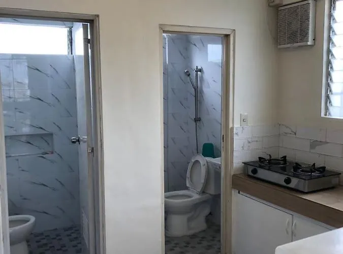 The Mansion: 18 Pax Budget Near Airport Terminal Pasay