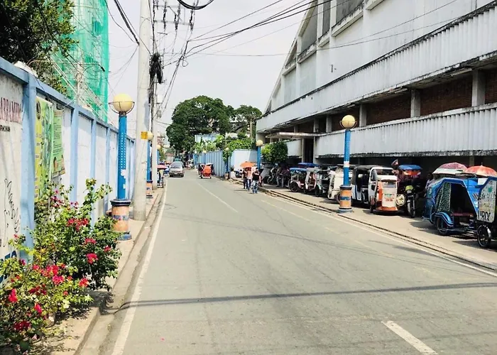 The Mansion: 18 Pax Budget Near Airport Terminal Pasay